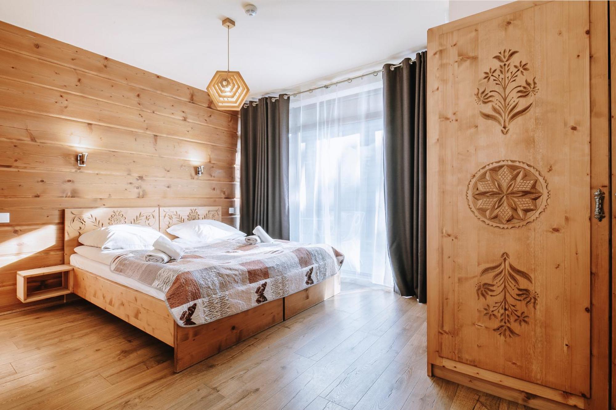 Regionalne Tatrzanskie Echo Z Widokiem Na Tatry *