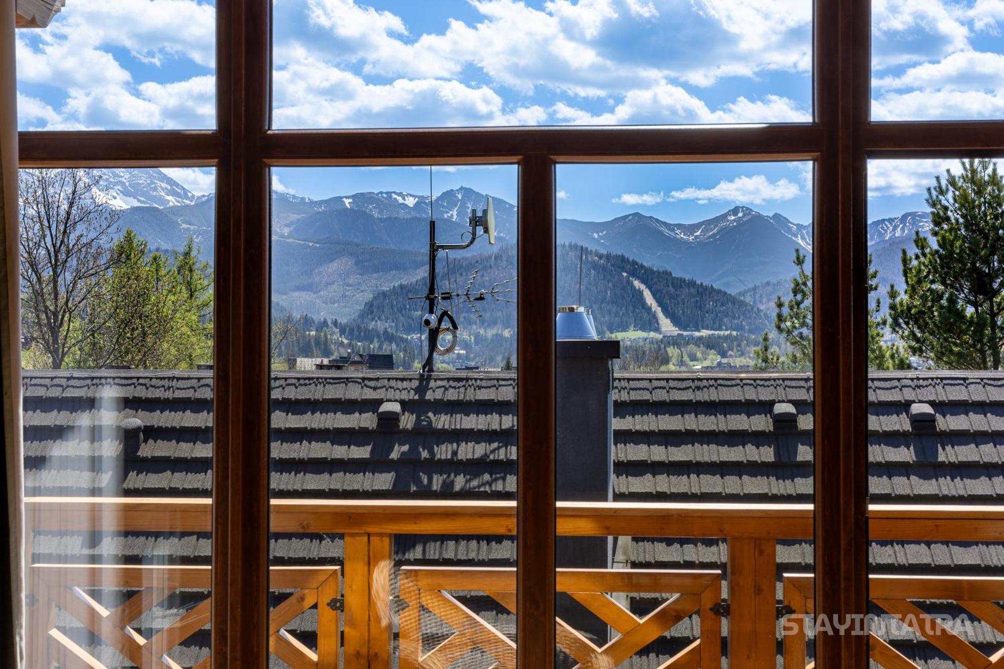 Regionalne Tatrzanskie Echo Z Widokiem Na Tatry *
